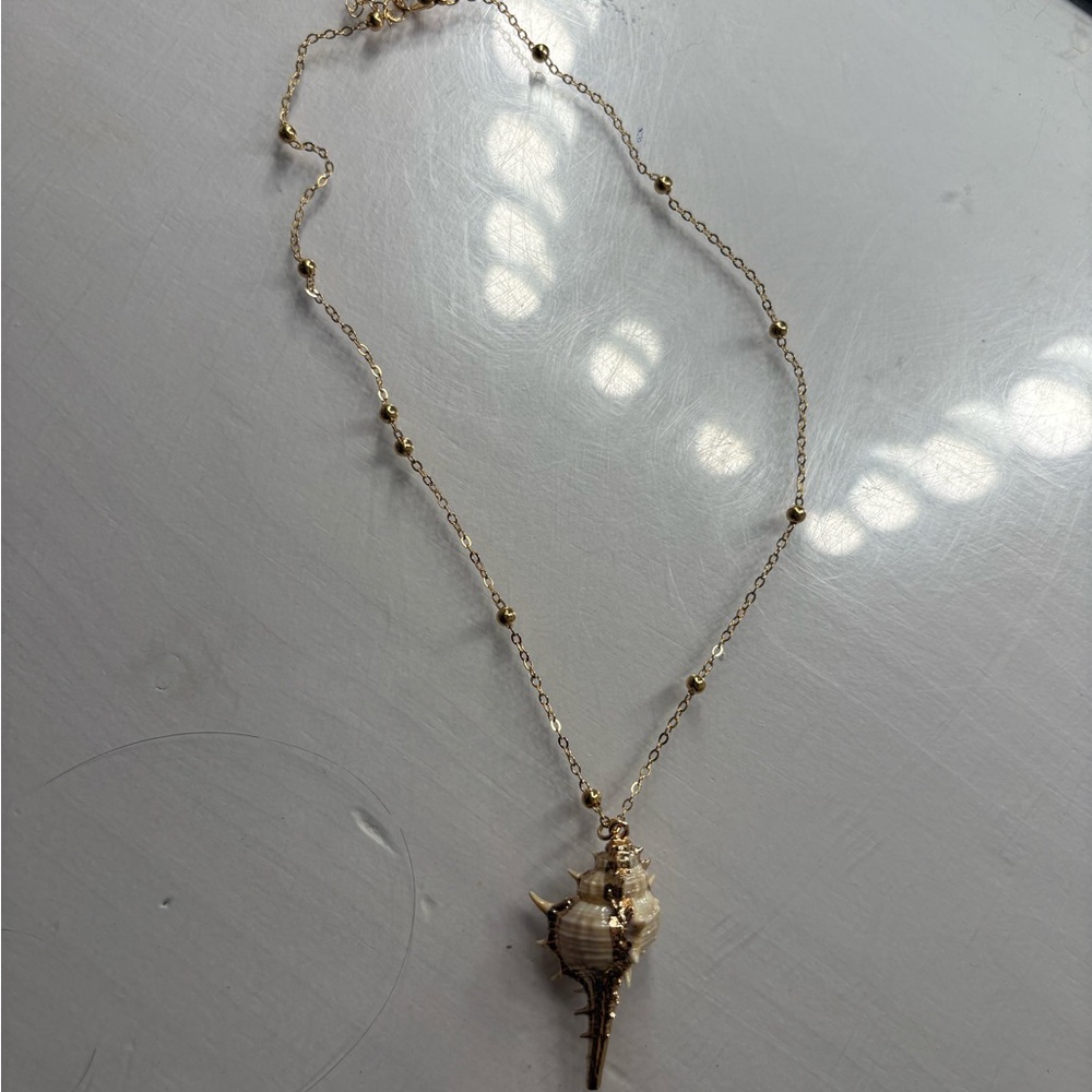 Gold Shell Pendant Necklace